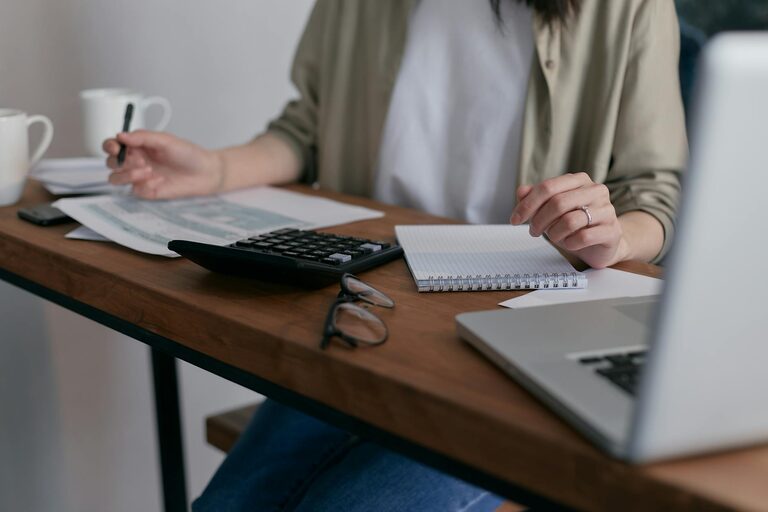 Simple Budget Habits to Improve Your Everyday Life